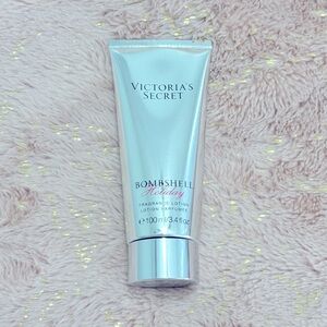 VICTORIAS SECRET bombshell holiday special edition body lotion